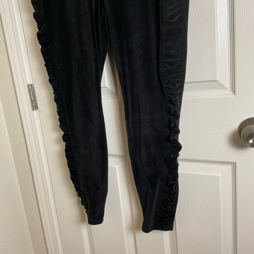 TORRID Signature Waist Ruched Velour Side Leggings Black Plus Size 2 18-20 - Picture 5 of 10
